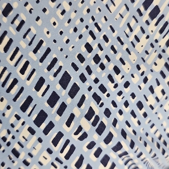 J. Mclaughlin Durham Blue Patterned Top. Cataling Stretch Cloth. 3/4‎ Sleeves. M - Picture 6 of 9